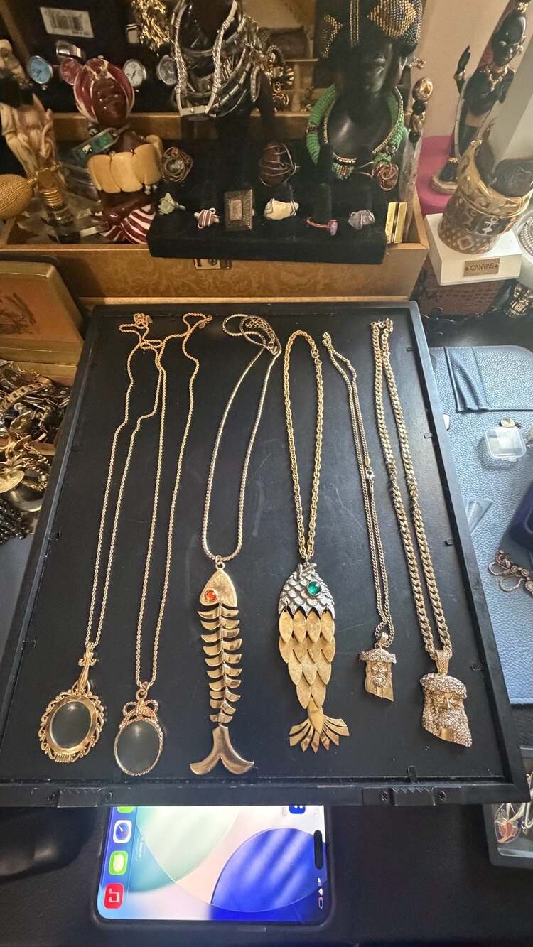 Lot of 5 Vintage/1 Modern Necklaces